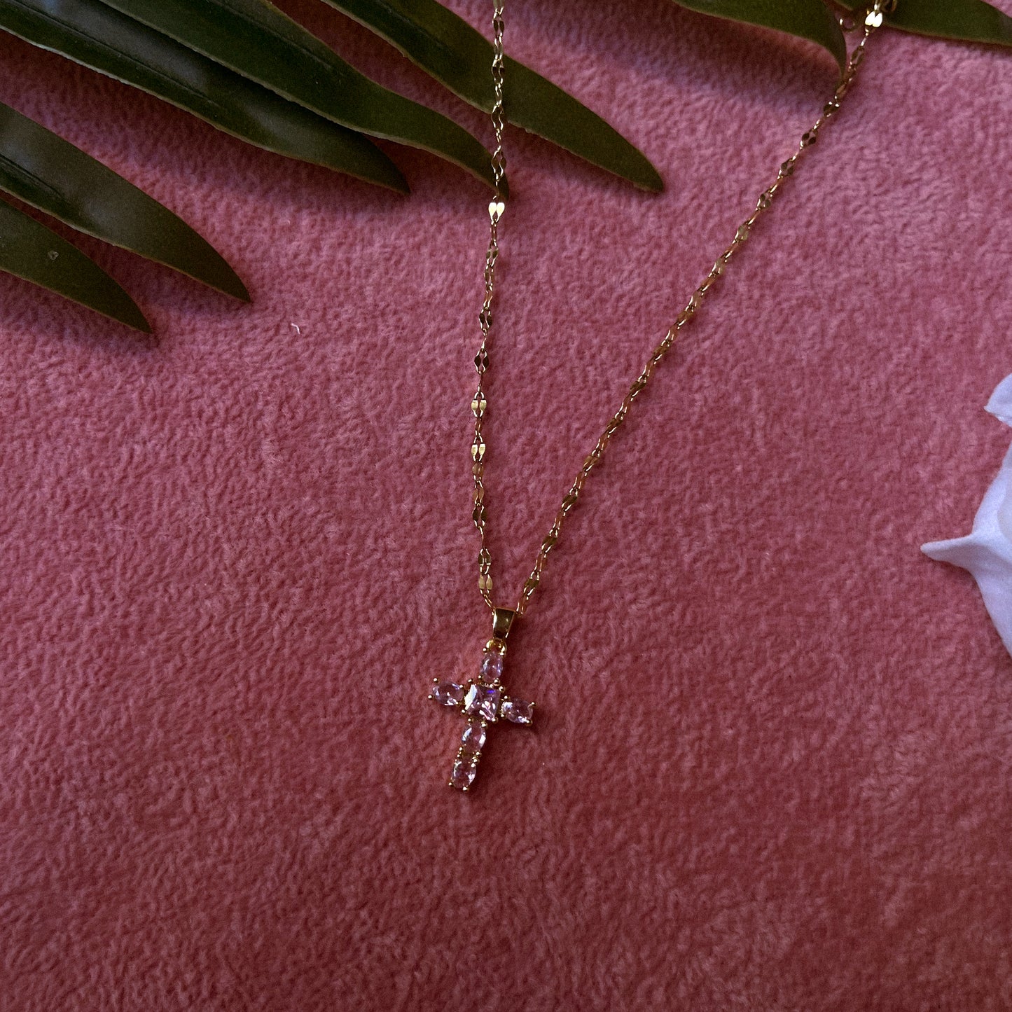 Collier cross rose