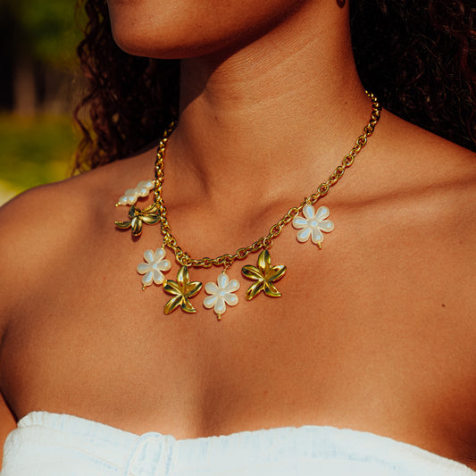 Collier à fleurs Solenne